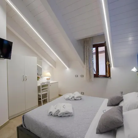 Le 5 Perle Nocleg ze śniadaniem 4*