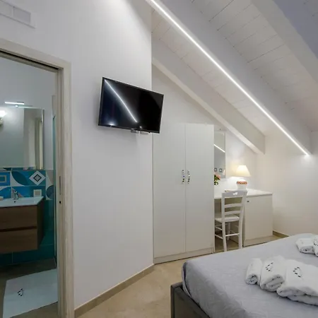 Le 5 Perle Nocleg ze śniadaniem 4*